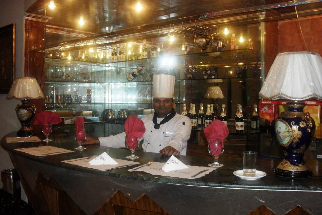 Hotel Crown Plaza Lahore Esterno foto